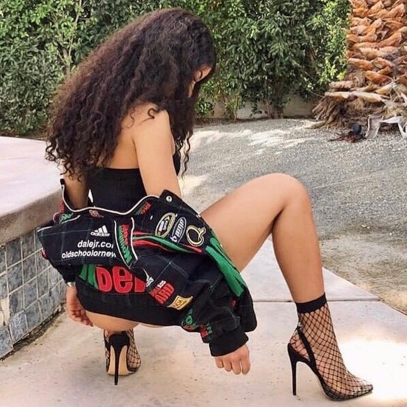 No Restock-🖤KylieJenner Blk Fishnet Clear Pump - Picture 7 of 8